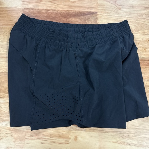 Athleta Hustle Shorts - Picture 7 of 7